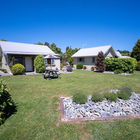 Blue Thistle Cottages テアナウ エクステリア 写真