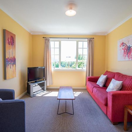 Blue Thistle Cottages テアナウ 部屋 写真