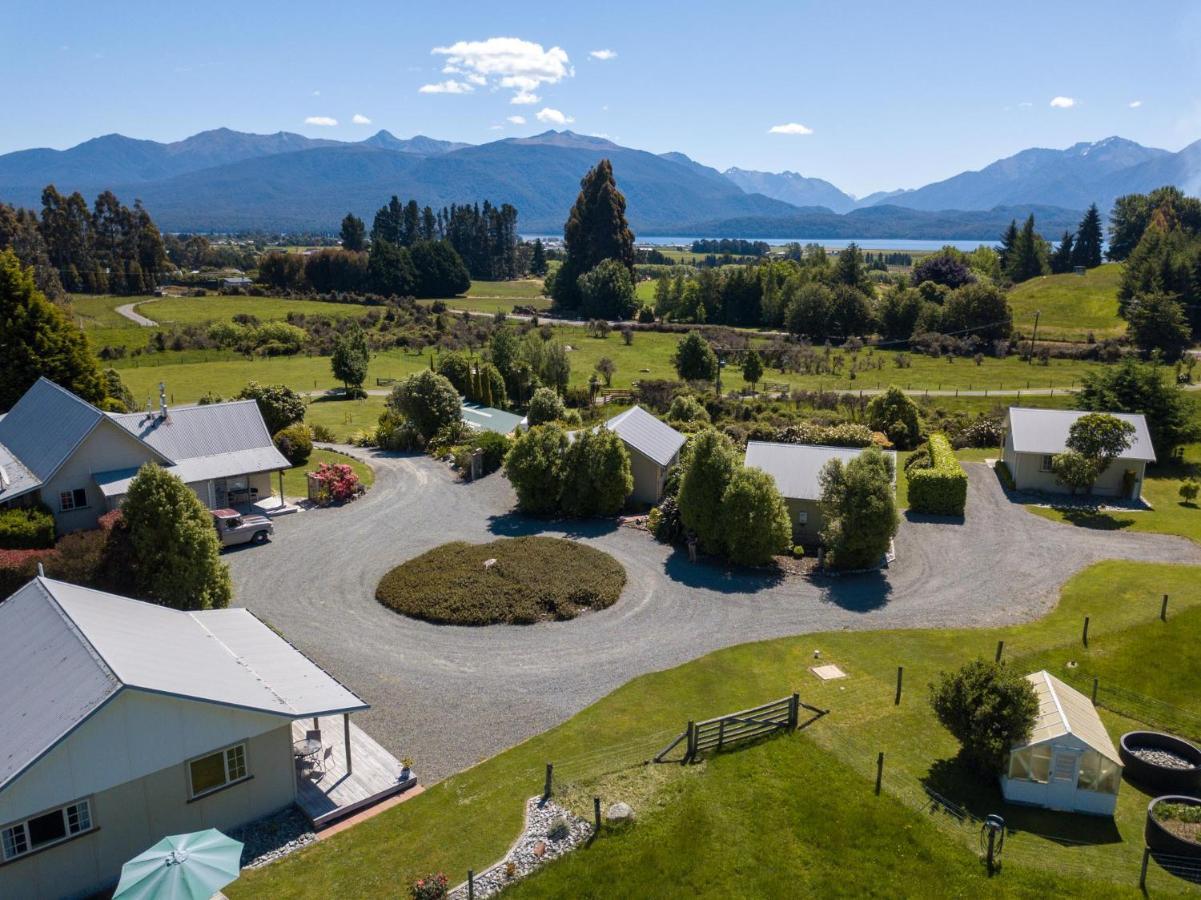 Blue Thistle Cottages テアナウ エクステリア 写真