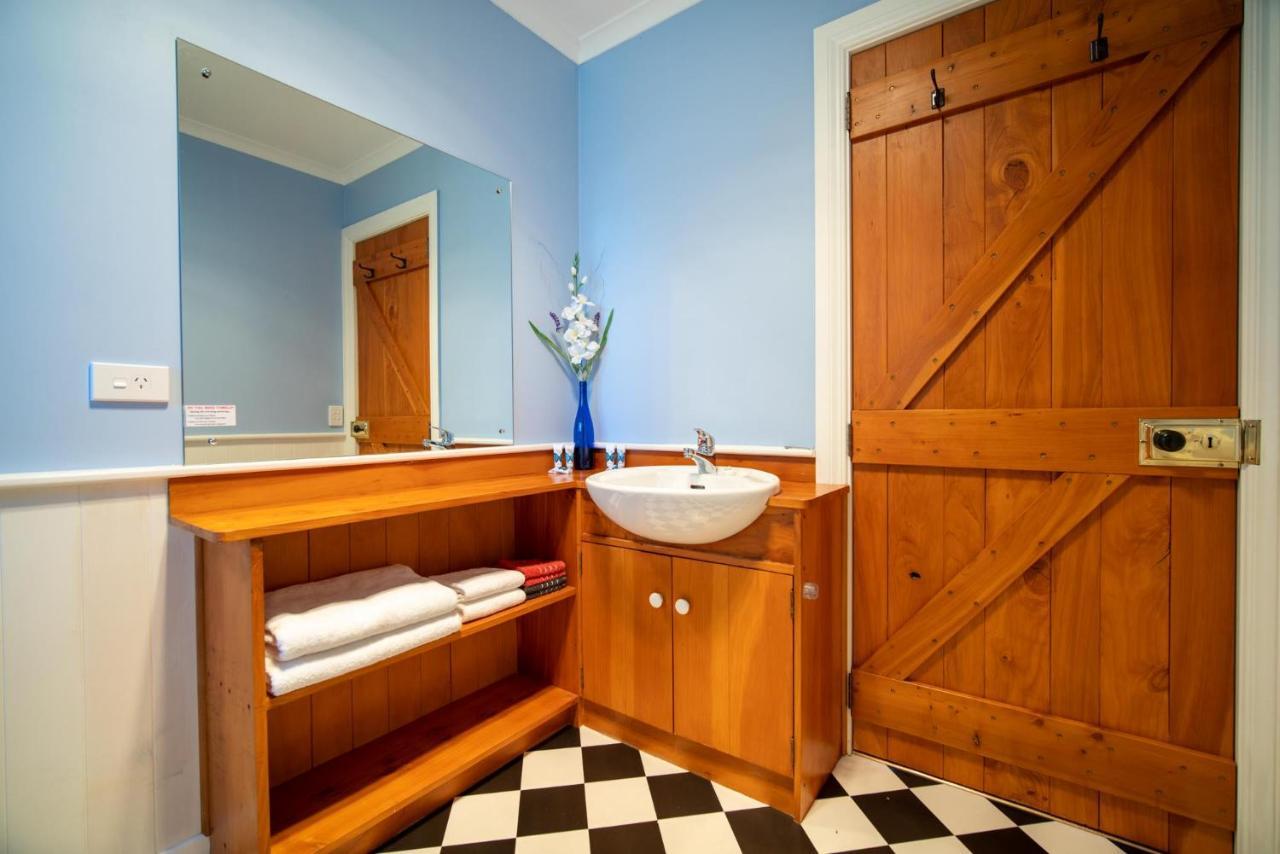 Blue Thistle Cottages テアナウ エクステリア 写真