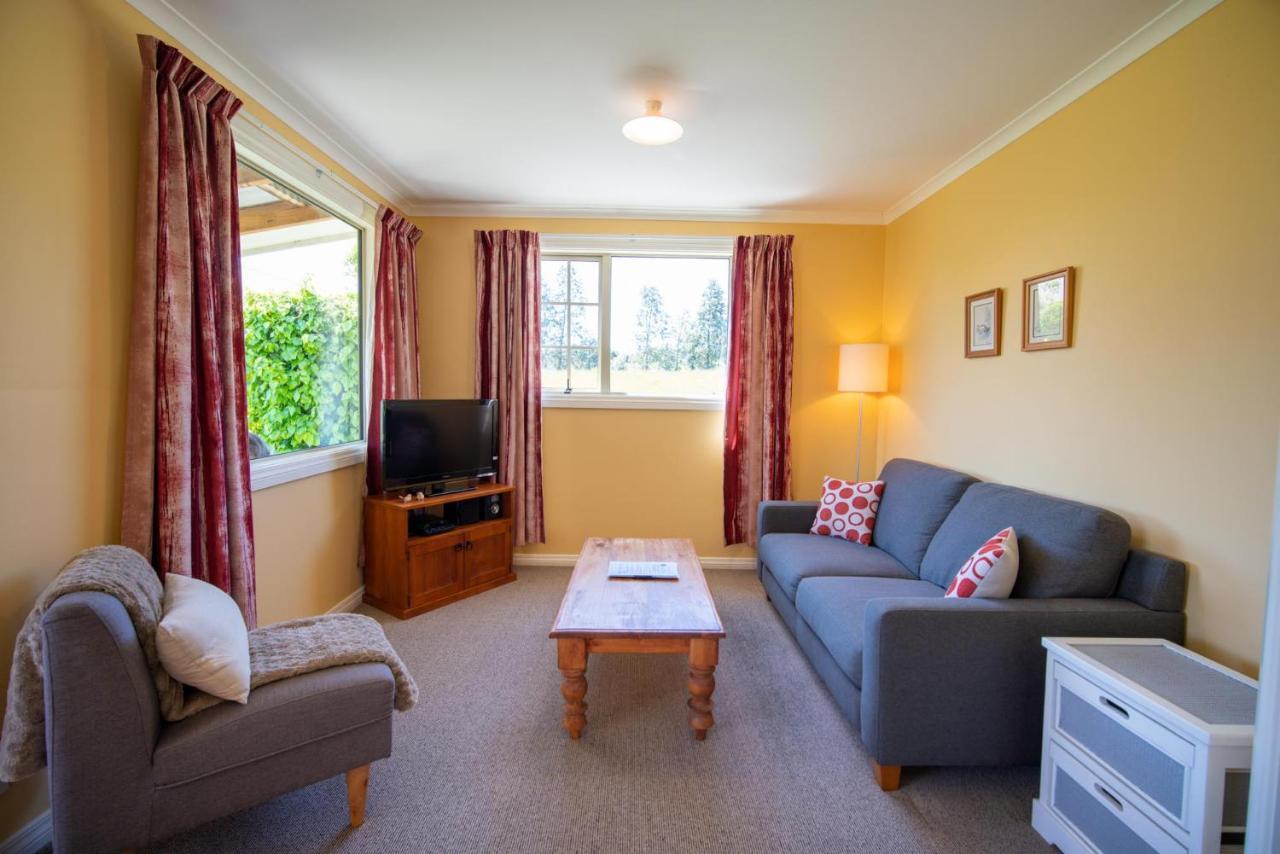 Blue Thistle Cottages テアナウ エクステリア 写真