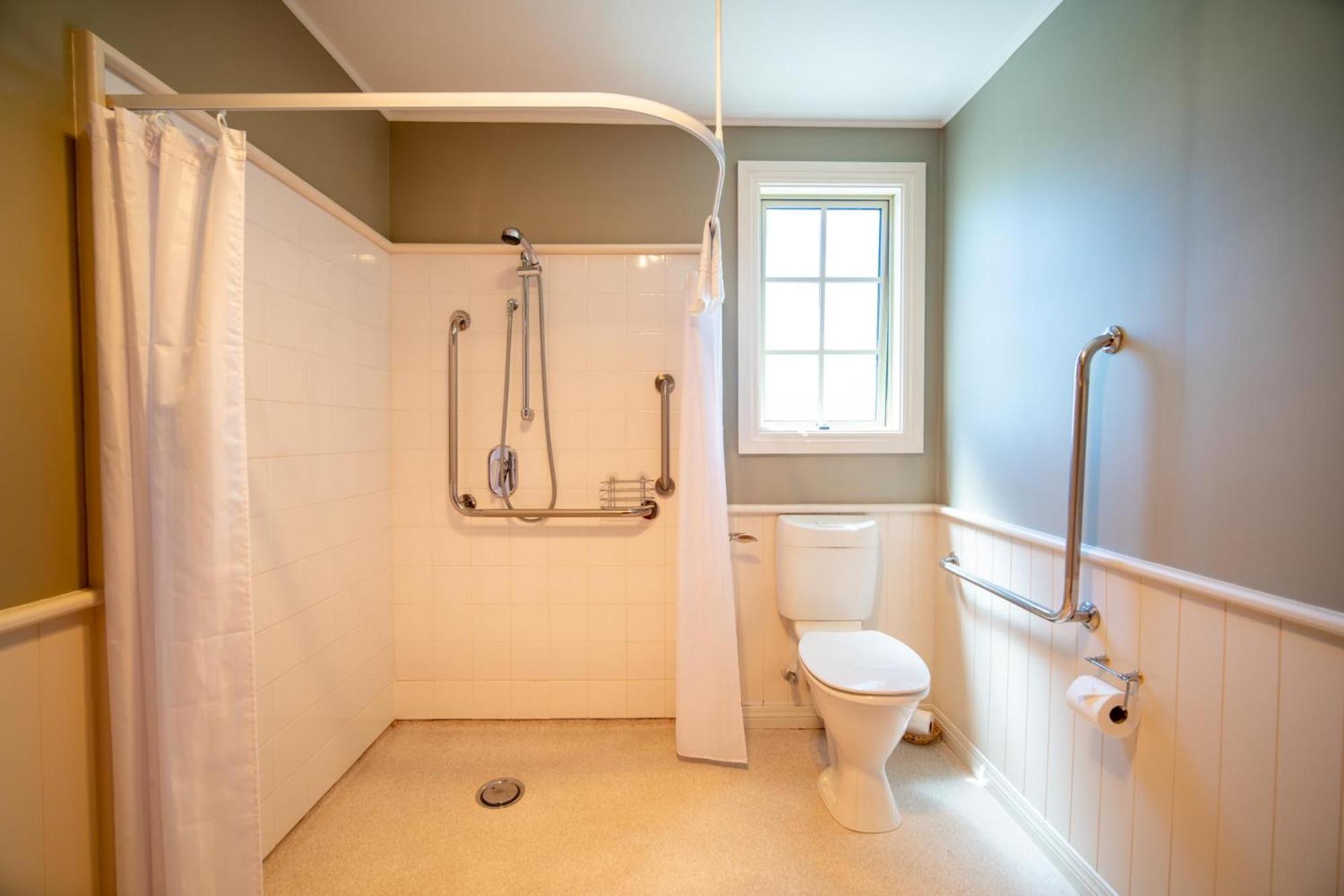 Blue Thistle Cottages テアナウ 部屋 写真