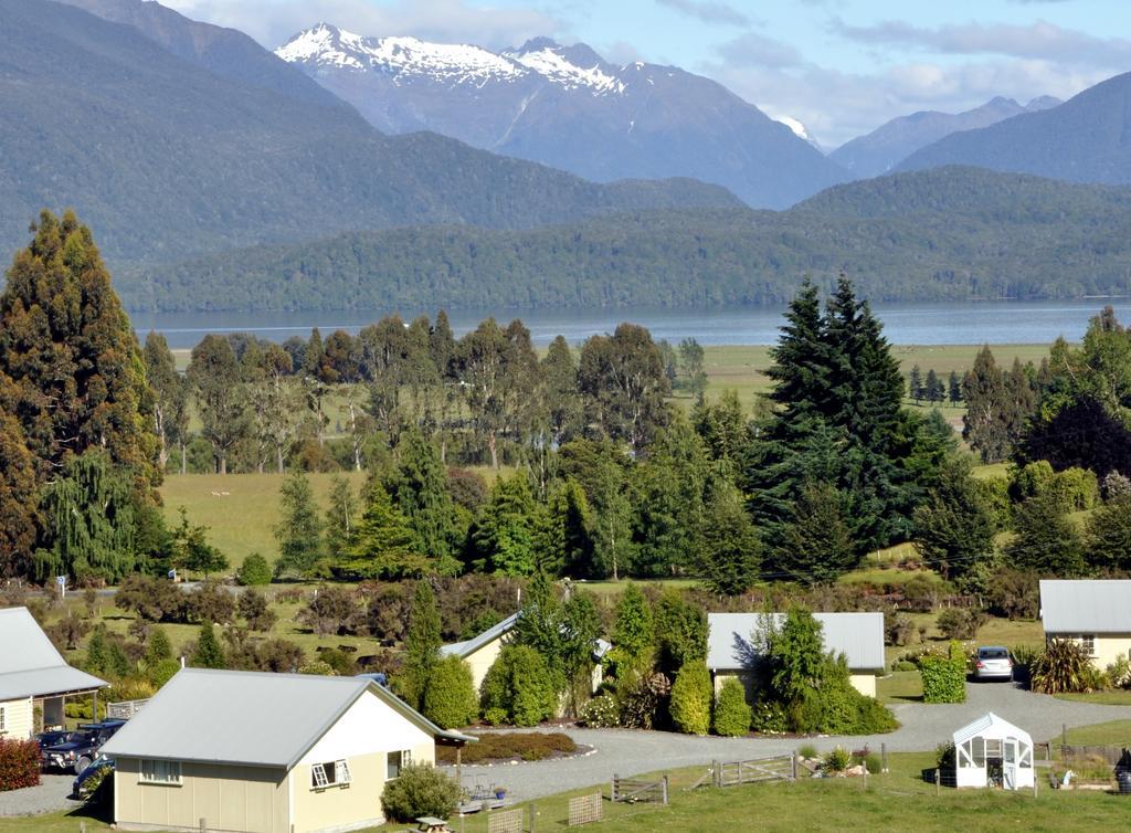 Blue Thistle Cottages テアナウ 部屋 写真